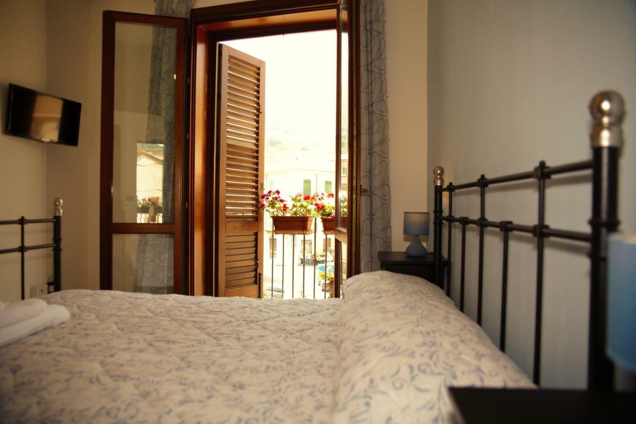 Bnb Donnalaura Carini Dış mekan fotoğraf